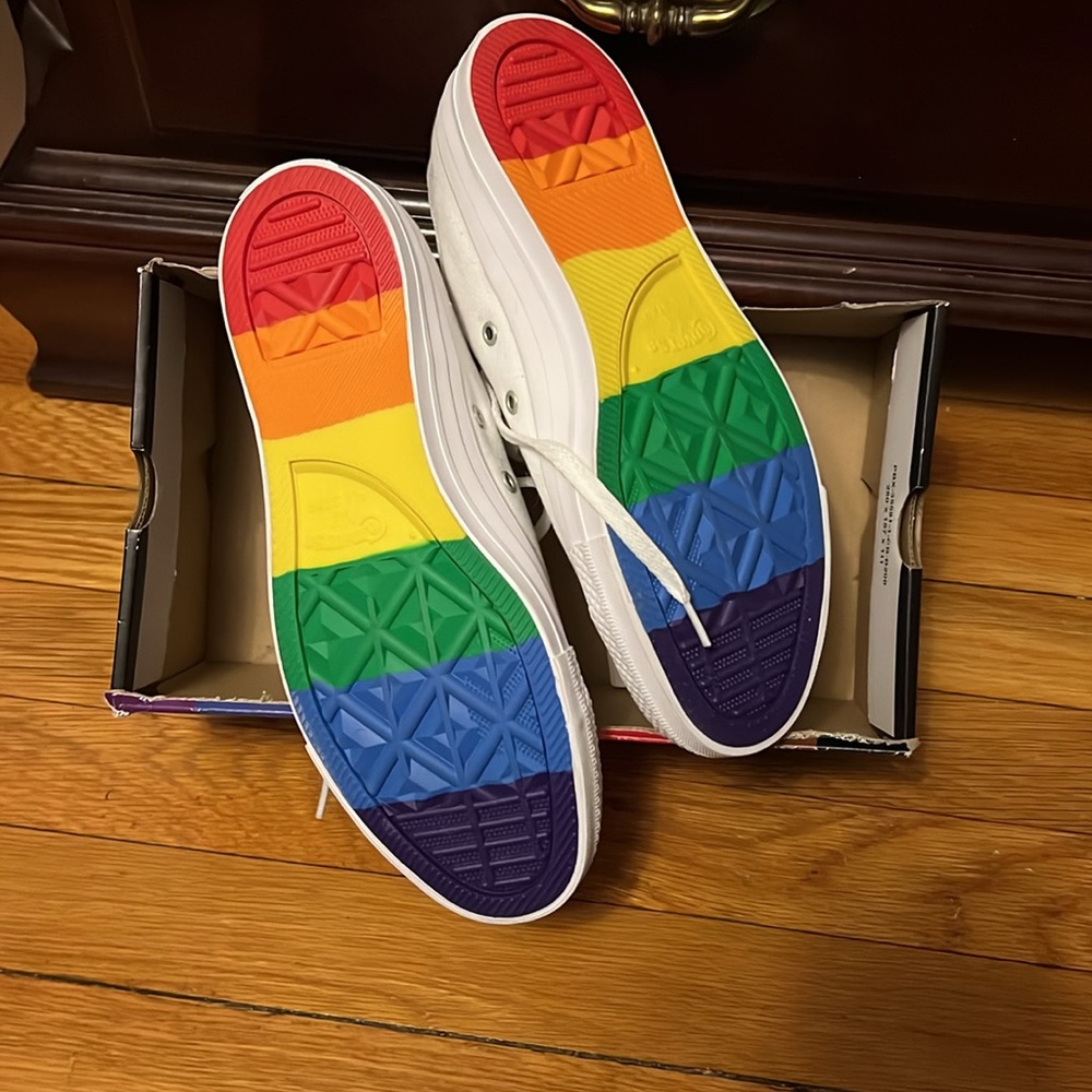Converse Pride sneakers, Men’s 6 Women’s 8 - Picture 4 of 8